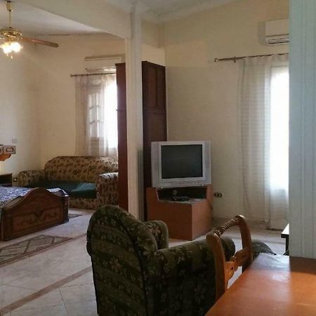 Elegant Heliopolis, Studio-Apartment Kairó Kültér fotó